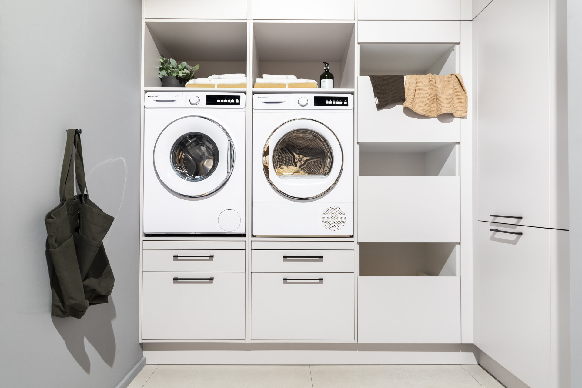 Zabudowa Pralki i Suszarki